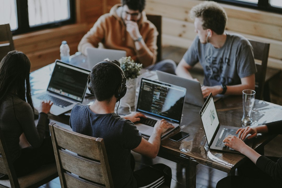 Freelancer vs Agency vs Dev Studio