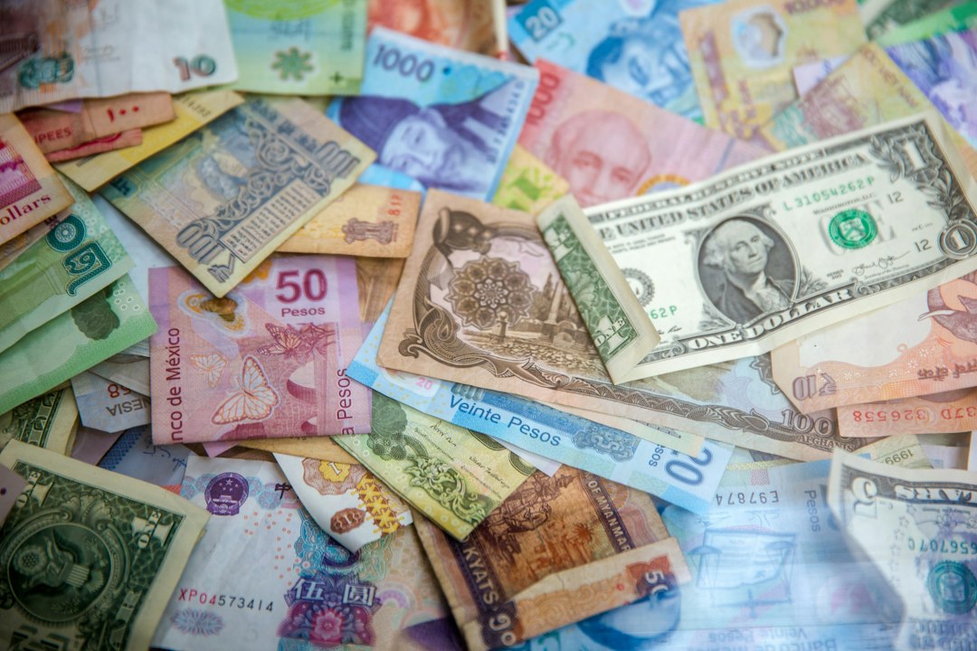 Multi-currency invoicing