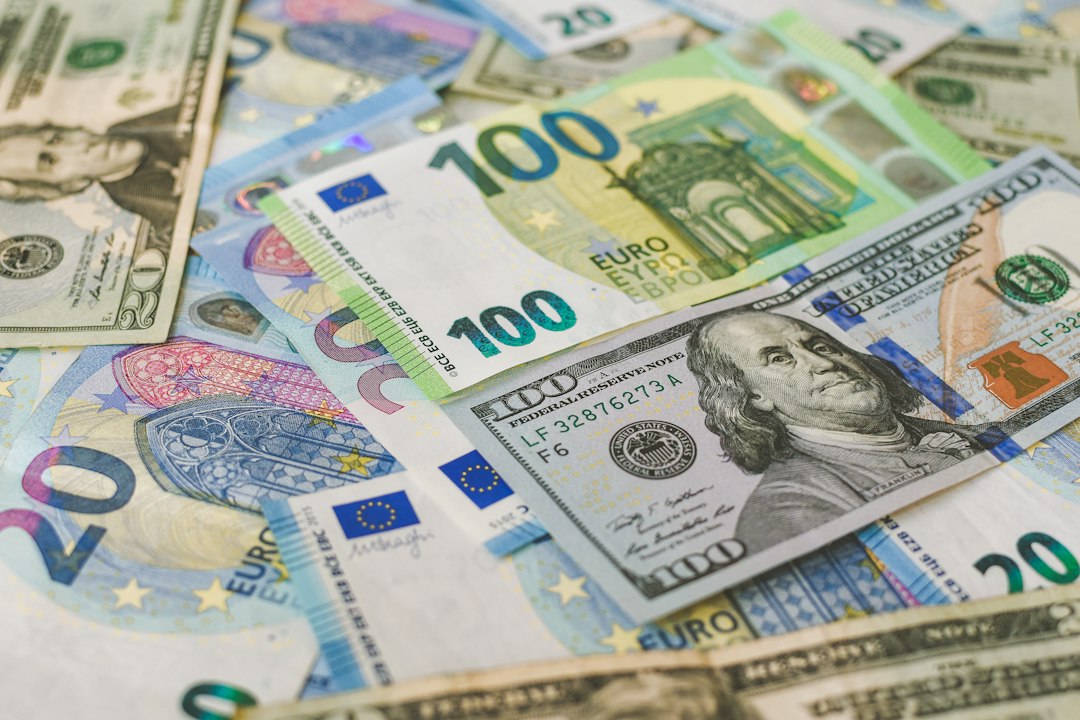 Multi-currency invoicing